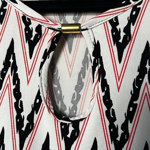 NWOT Robert Louis Zigzag Pattern Cold Shoulder Dress, Medium - Picture 4 of 6